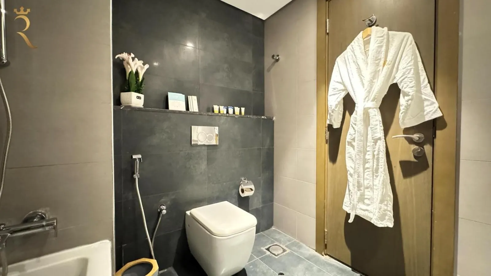 Apartament Luxury Living At Its Best In Your 2Br At Al Rahah Abu Zabi
