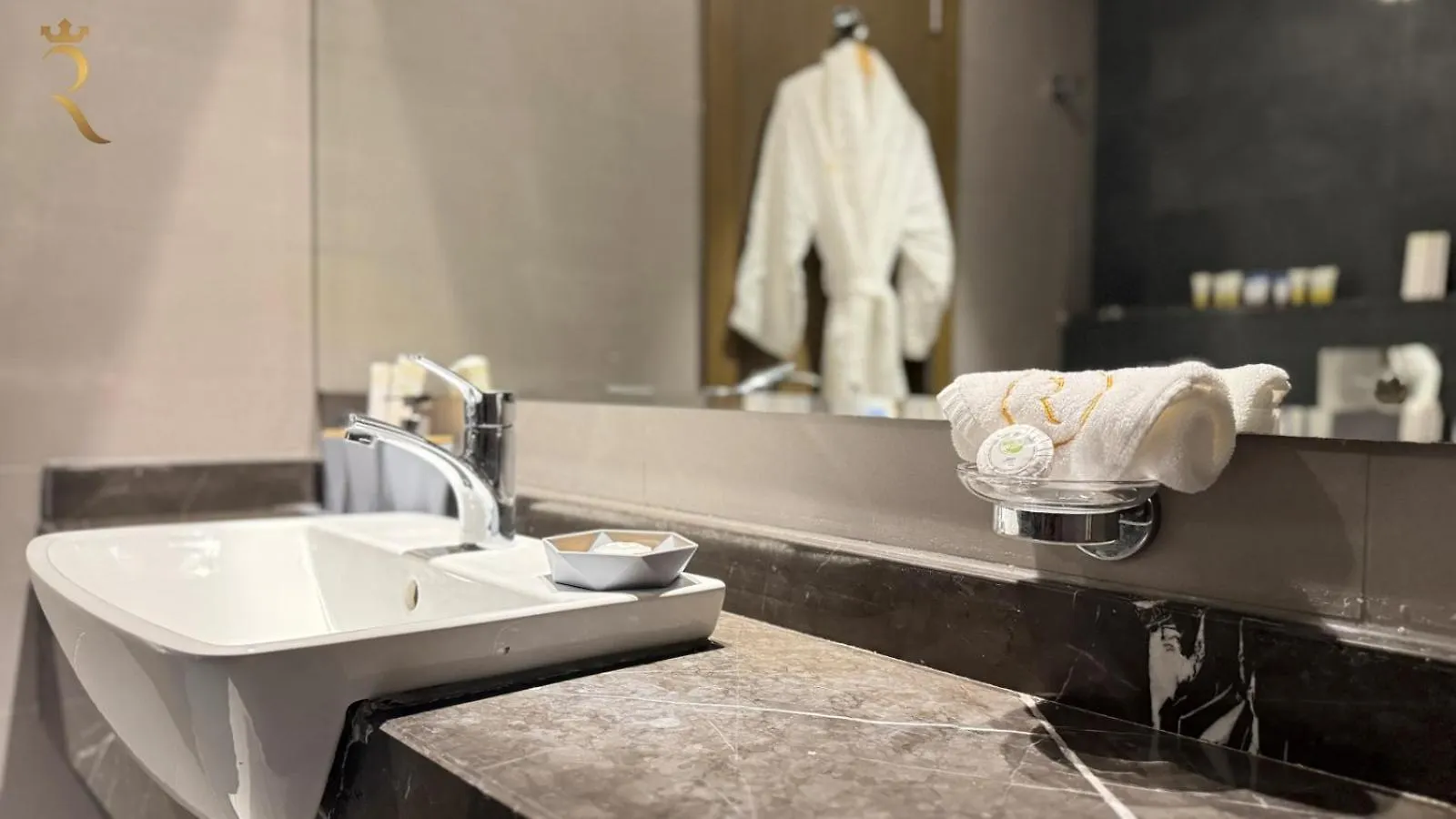 Apartament Luxury Living At Its Best In Your 2Br At Al Rahah Abu Zabi
